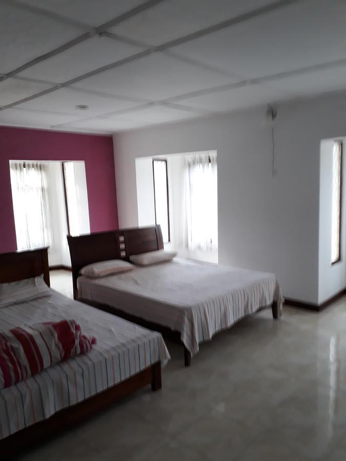 Rainyfreindz Hotel Nuwara Eliya Exterior foto